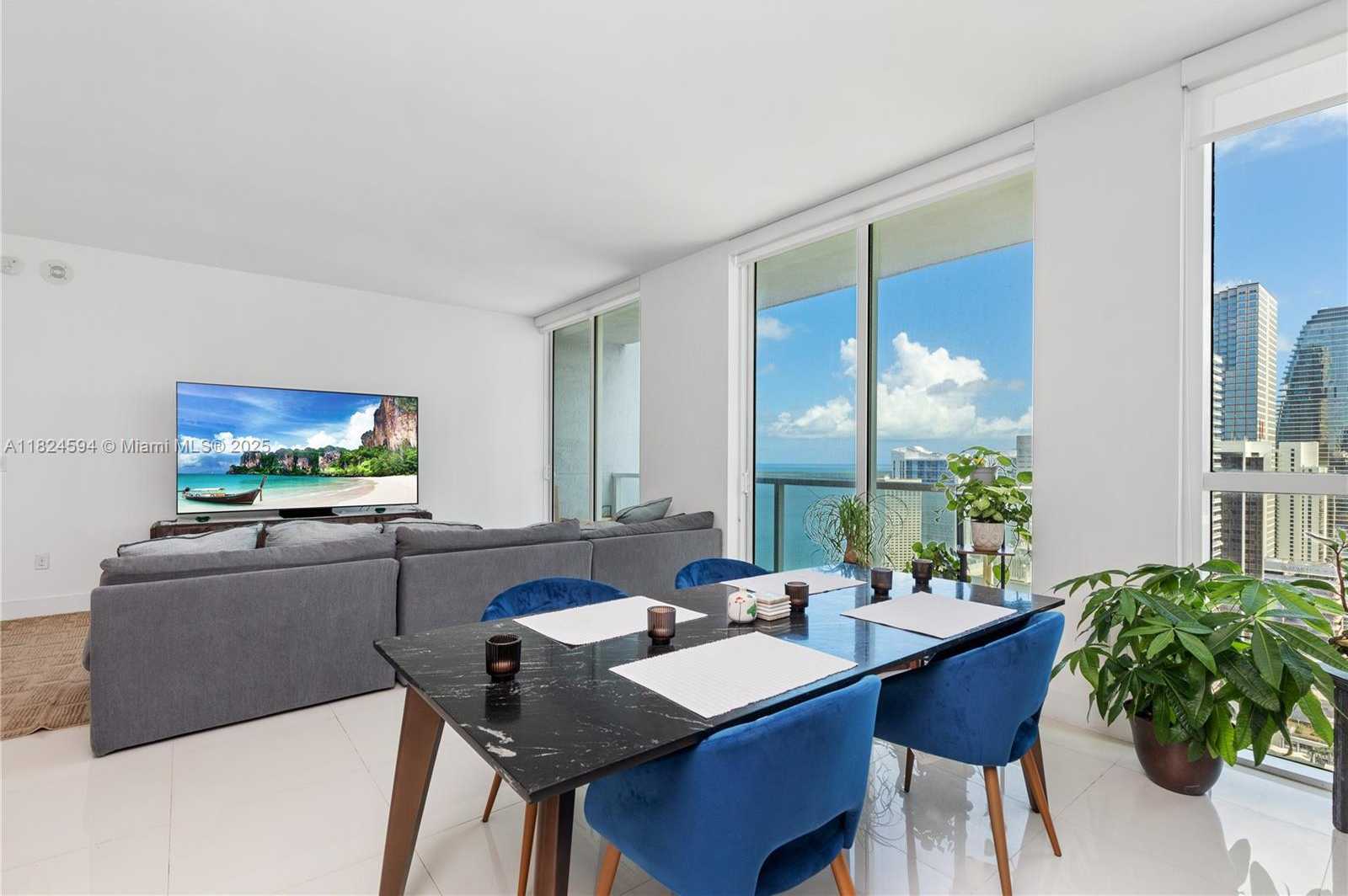 Small Image of 244 BISCAYNE BLVD #4107, Miami Number 4