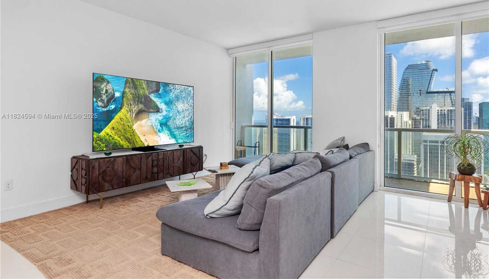 Small Image of 244 BISCAYNE BLVD #4107, Miami Number 5