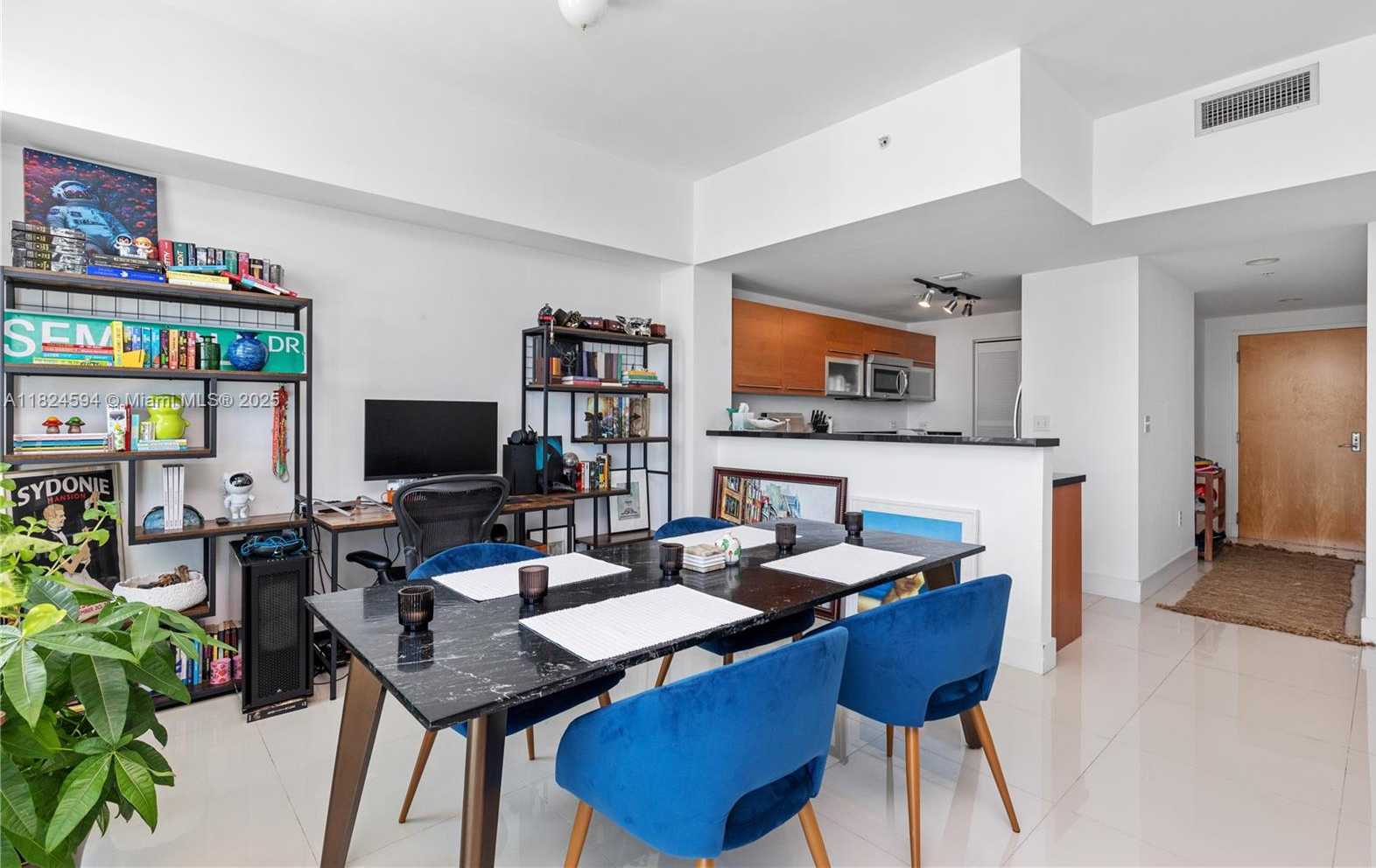Small Image of 244 BISCAYNE BLVD #4107, Miami Number 8