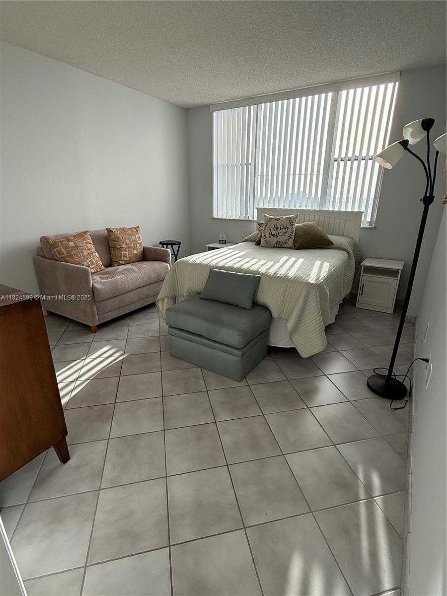 Small Image of 4001 HILLCREST DR #710, Hollywood Number 16