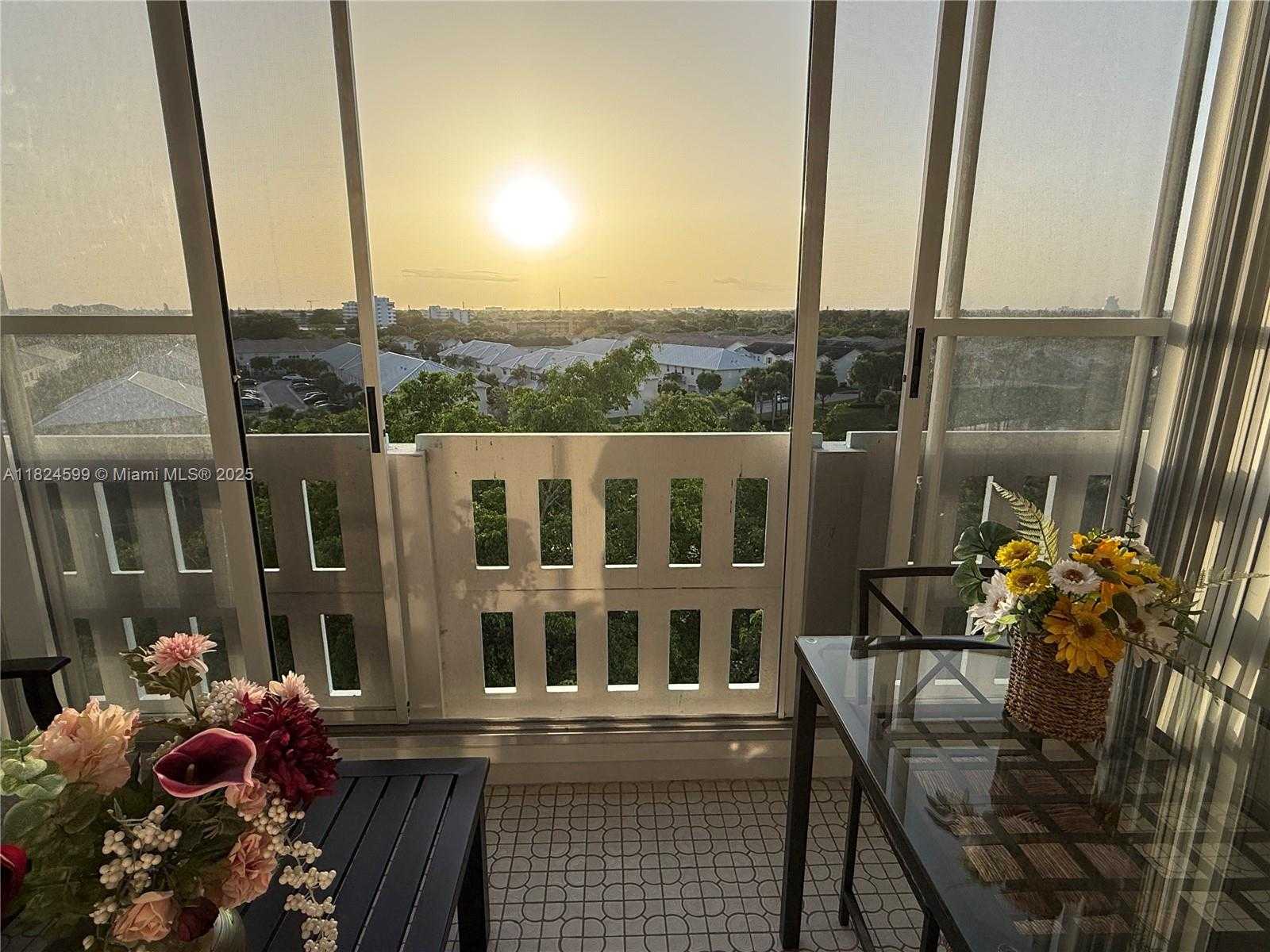 Small Image of 4001 HILLCREST DR #710, Hollywood Number 26