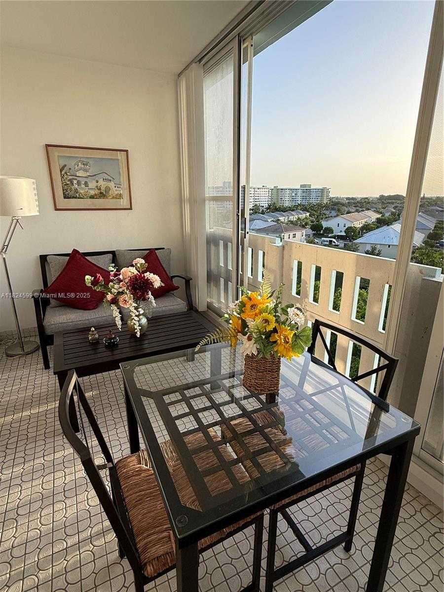 Small Image of 4001 HILLCREST DR #710, Hollywood Number 30