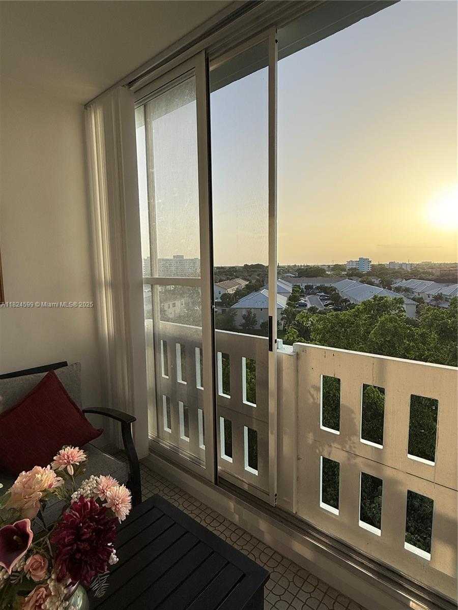 Small Image of 4001 HILLCREST DR #710, Hollywood Number 31