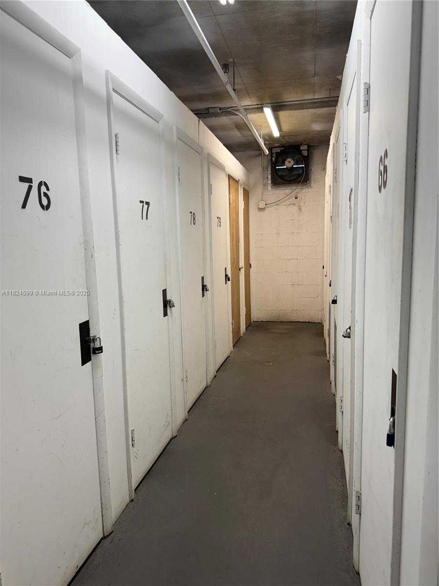 Small Image of 4001 HILLCREST DR #710, Hollywood Number 32