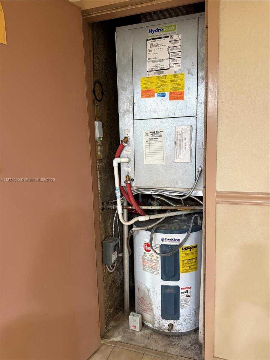 Small Image of 4001 HILLCREST DR #710, Hollywood Number 33