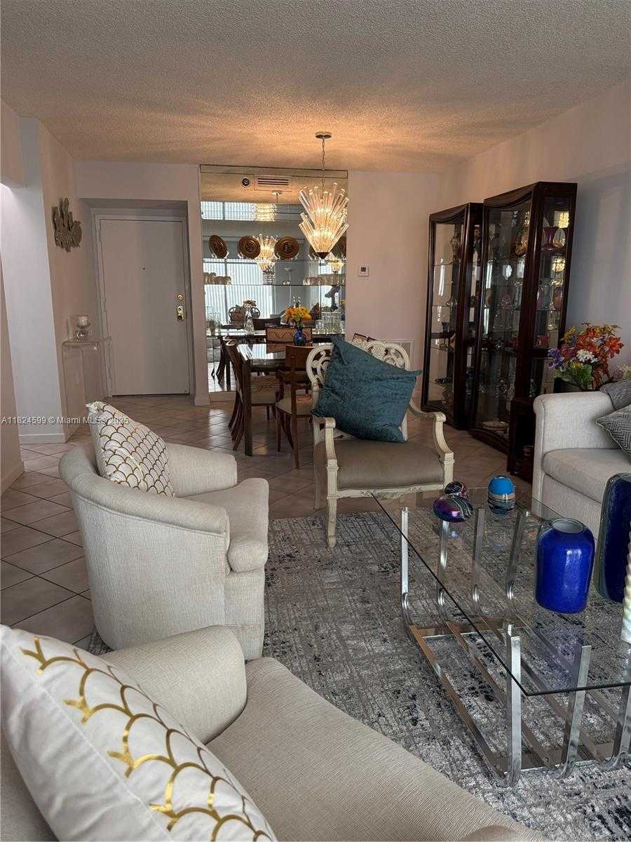 Small Image of 4001 HILLCREST DR #710, Hollywood Number 9