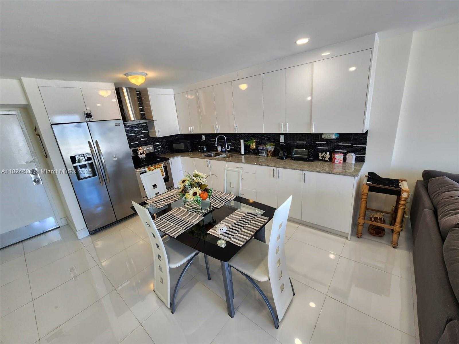 Small Image of 345 OCEAN DR #602, Miami Beach Number 6
