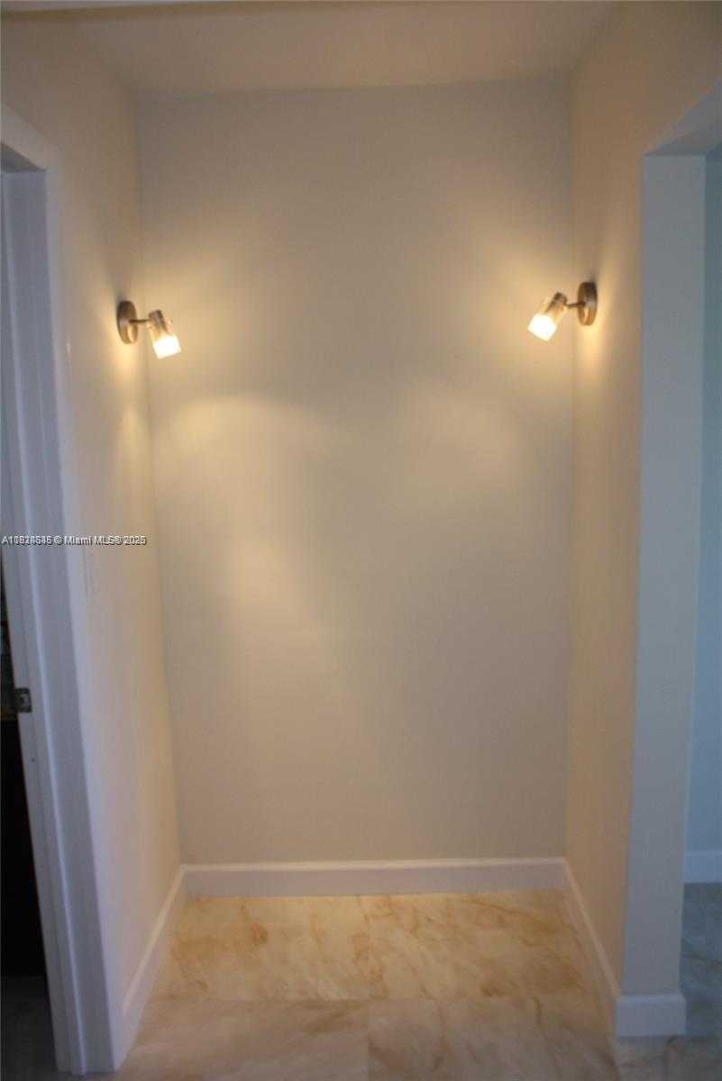 Small Image of 2930 POINT EAST DR #E309, Aventura Number 13
