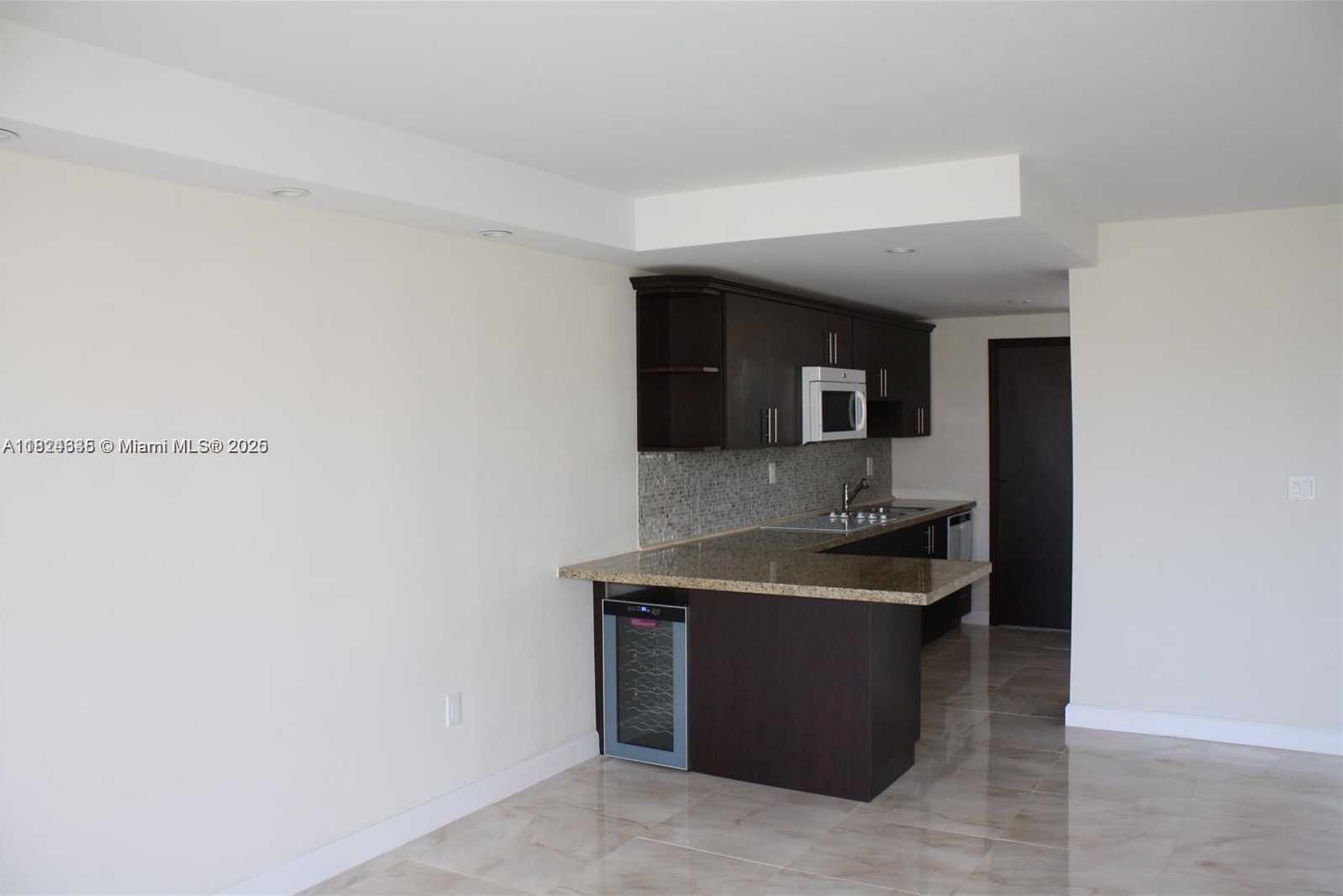 Small Image of 2930 POINT EAST DR #E309, Aventura Number 6