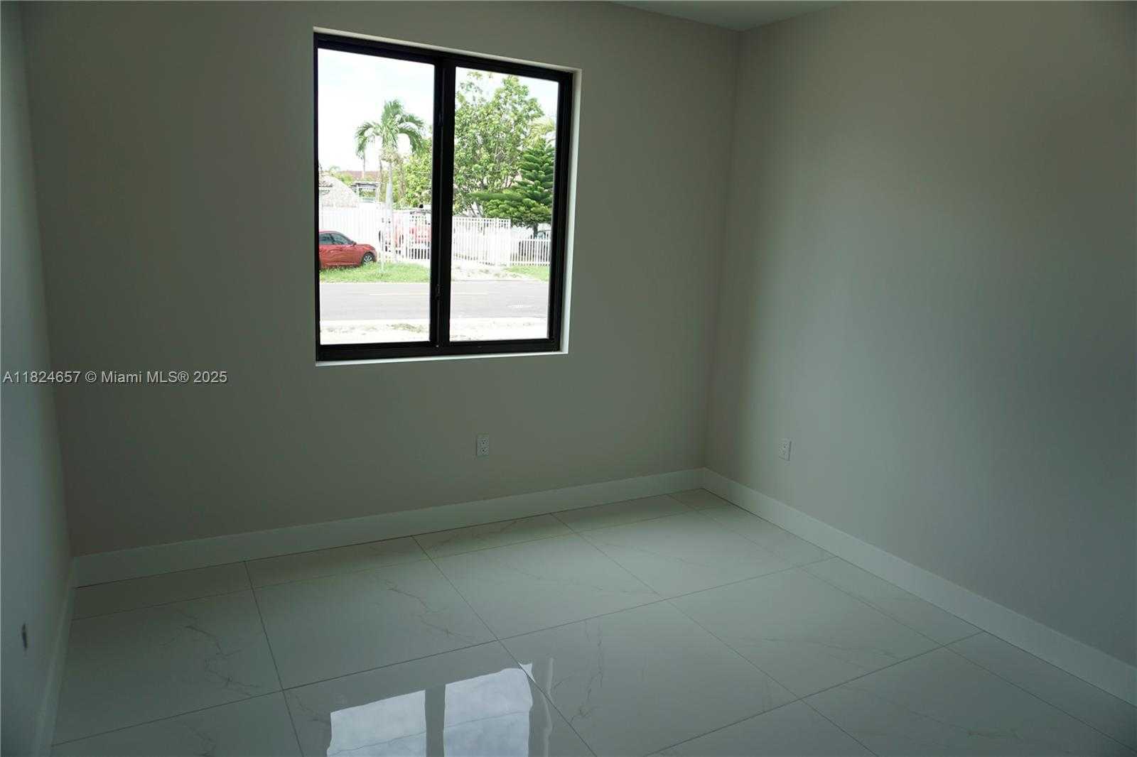 Small Image of 12387 SOUTH WEST 220TH ST, Miami Number 13