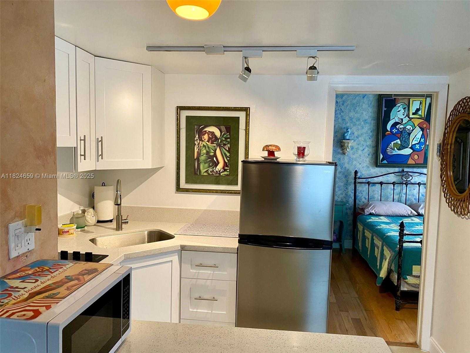 Small Image of 750 PENNSYLVANIA AVE #3, Miami Beach Number 15