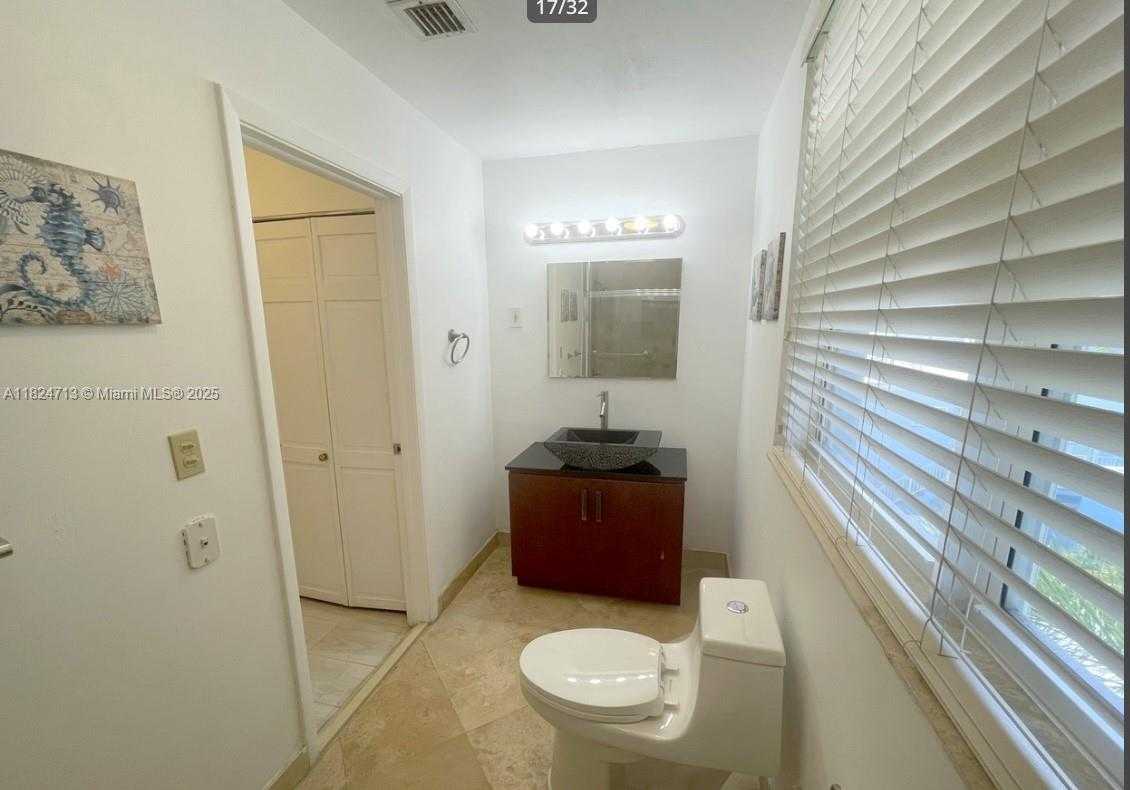 Small Image of 326 HARRISON ST #303A, Hollywood Number 17