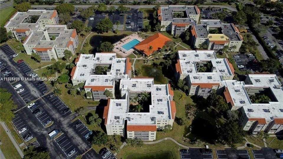 Small Image of 1820 SOUTH WEST 81ST AVE #3305, North Lauderdale Number 2