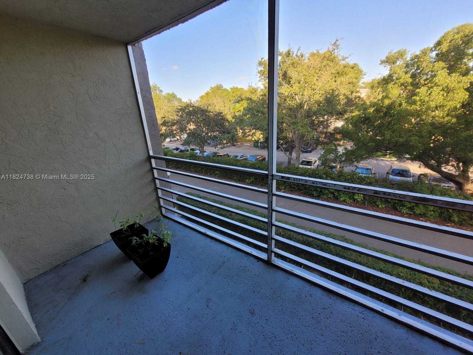 Small Image of 1820 SOUTH WEST 81ST AVE #3305, North Lauderdale Number 9
