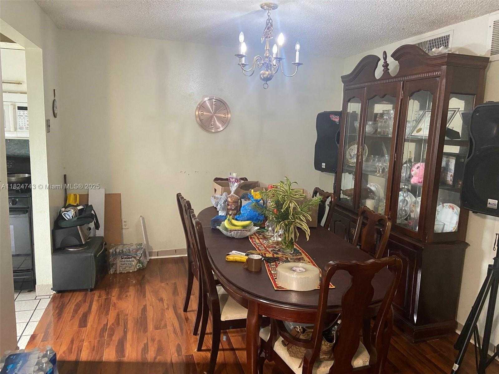 Small Image of Miami Number 3