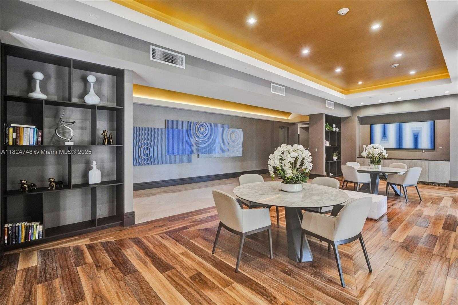 Small Image of 718 VALENCIA AVE #204, Coral Gables Number 10
