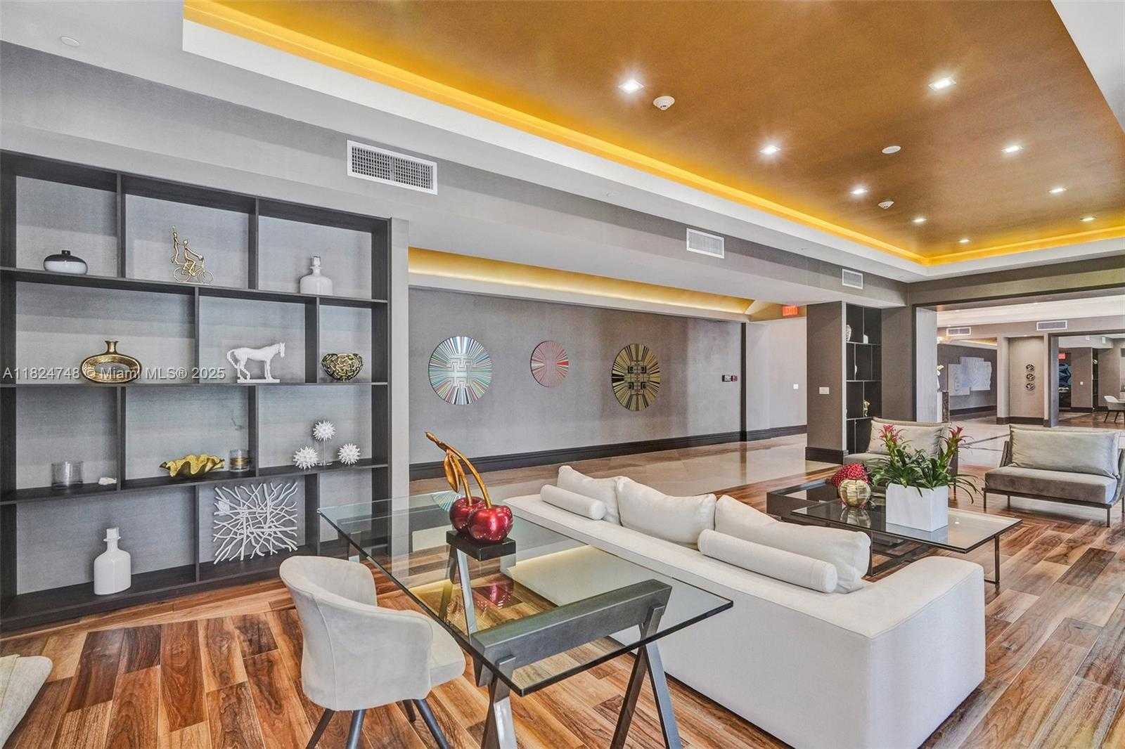 Small Image of 718 VALENCIA AVE #204, Coral Gables Number 13