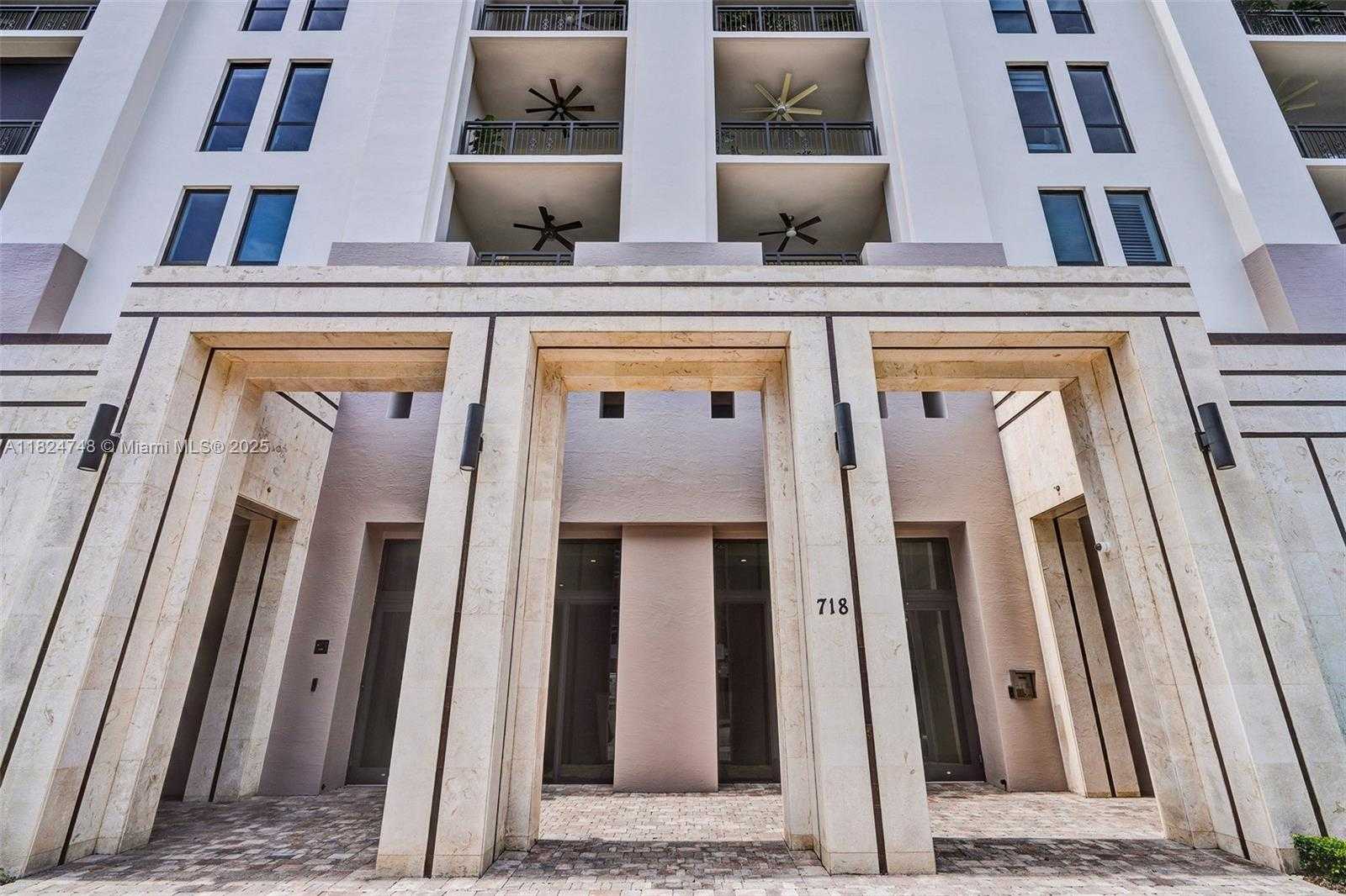 Small Image of 718 VALENCIA AVE #204, Coral Gables Number 14