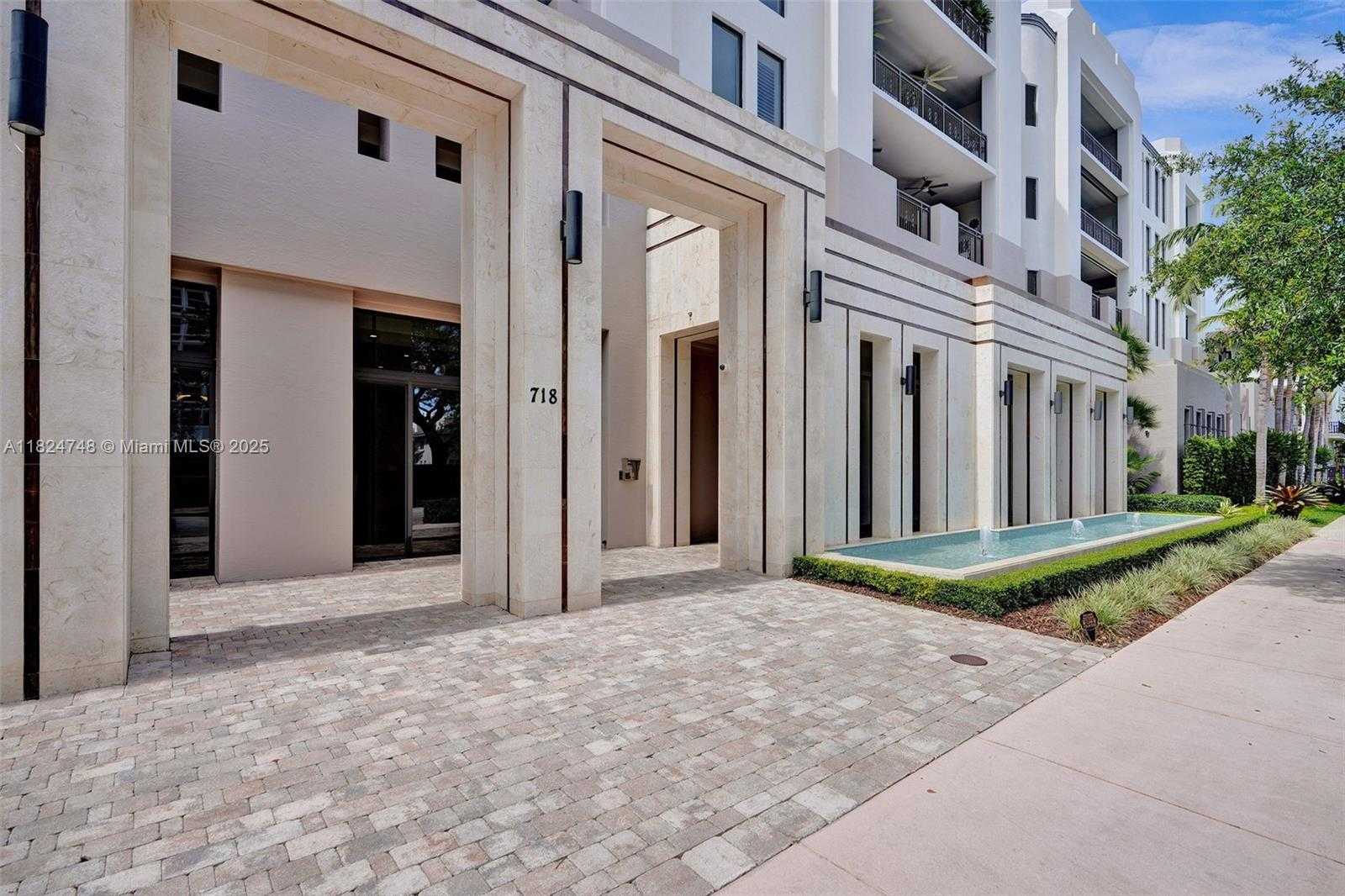 Small Image of 718 VALENCIA AVE #204, Coral Gables Number 16