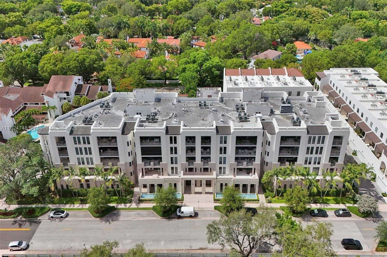 Small Image of 718 VALENCIA AVE #204, Coral Gables Number 2