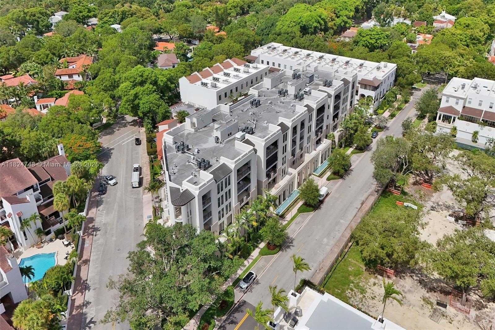 Small Image of 718 VALENCIA AVE #204, Coral Gables Number 3