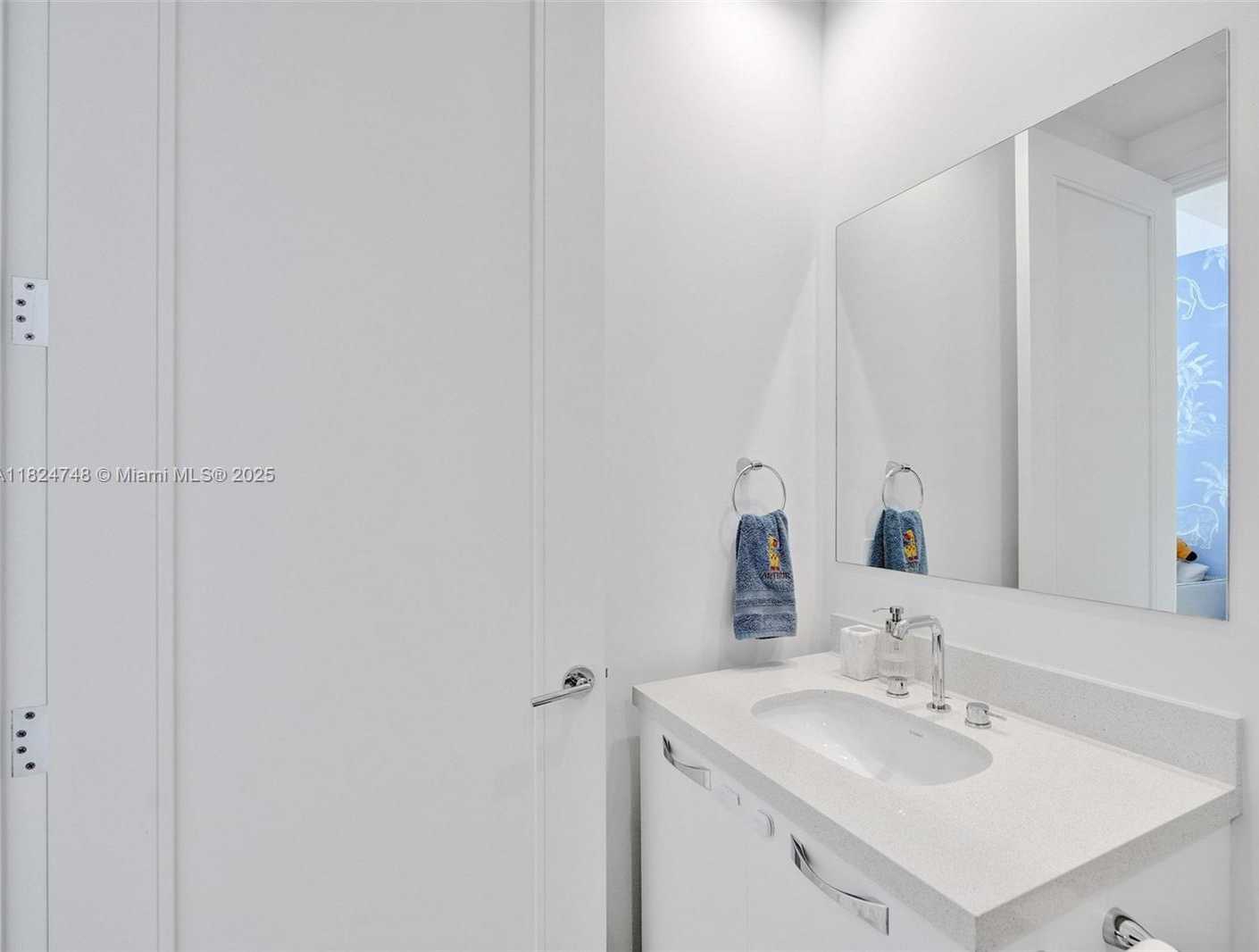 Small Image of 718 VALENCIA AVE #204, Coral Gables Number 31