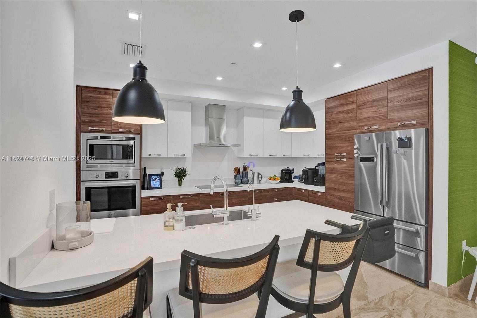 Small Image of 718 VALENCIA AVE #204, Coral Gables Number 46