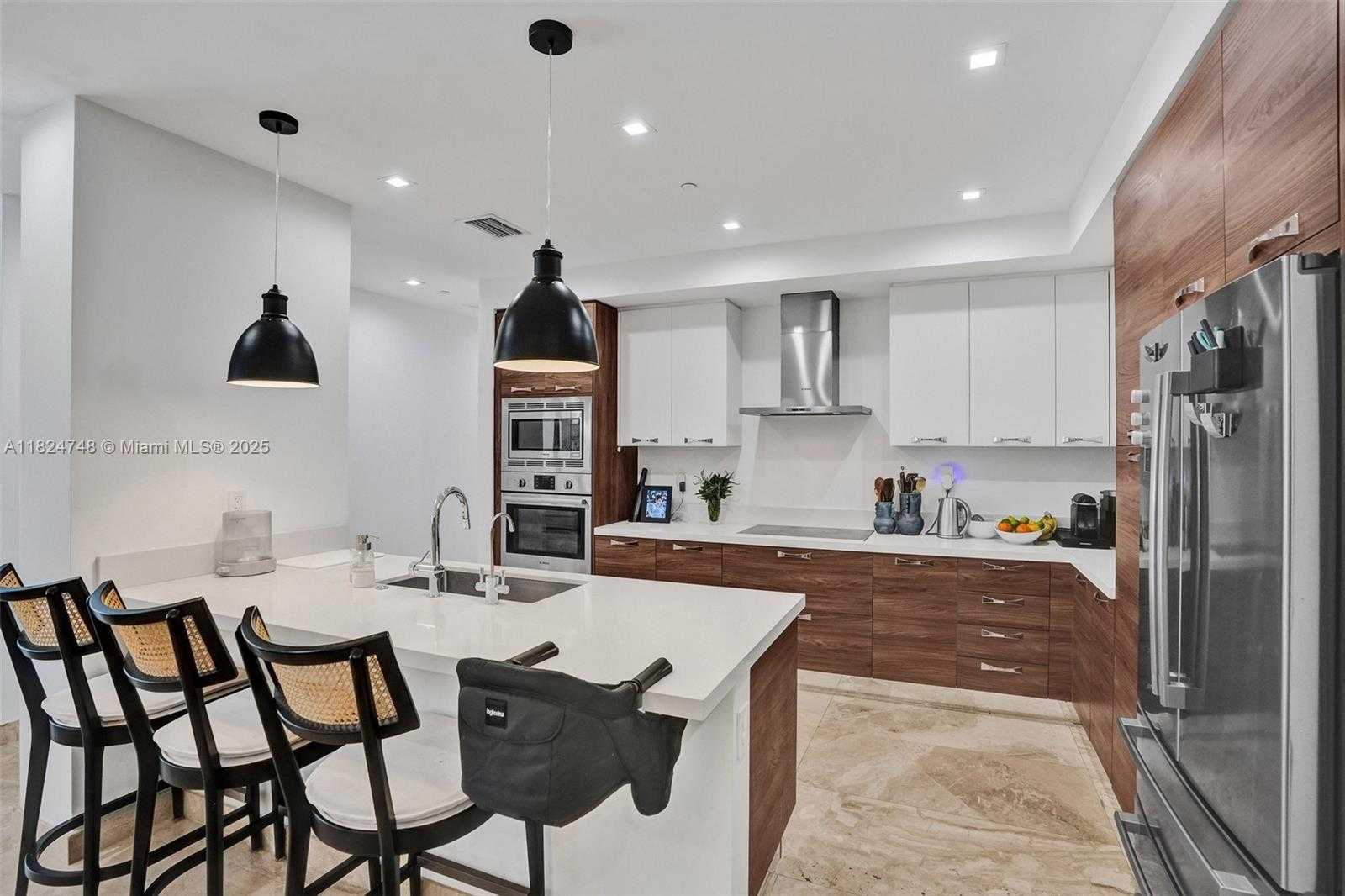 Small Image of 718 VALENCIA AVE #204, Coral Gables Number 48