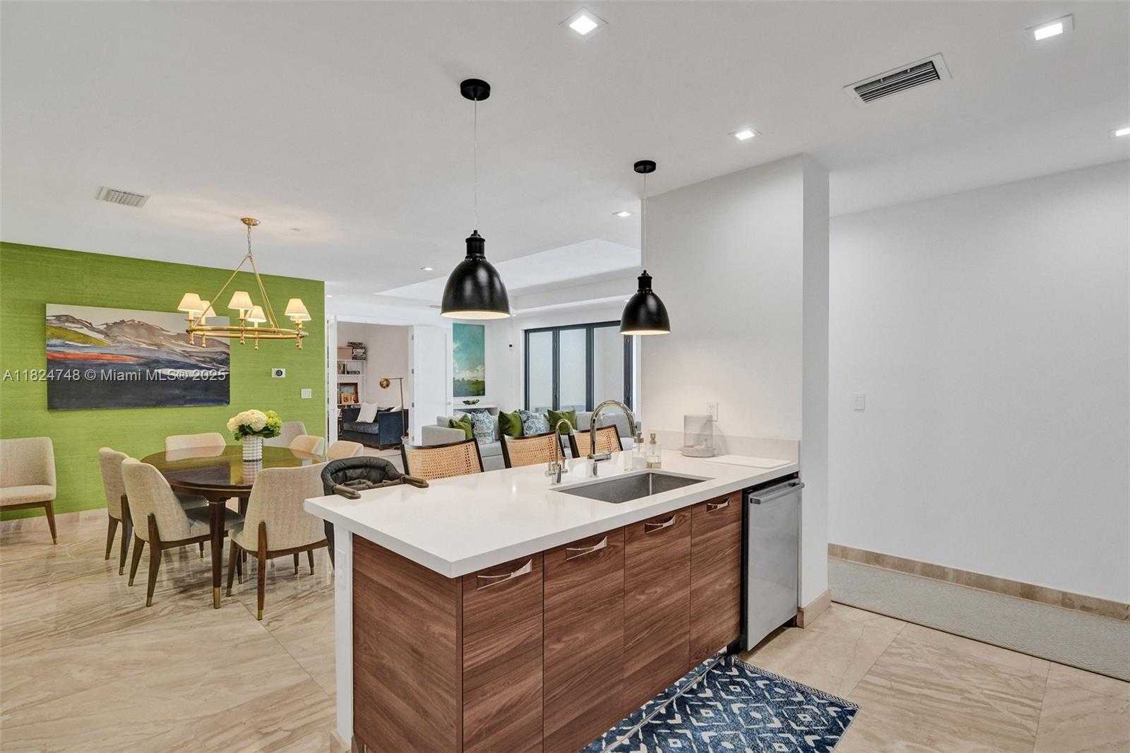 Small Image of 718 VALENCIA AVE #204, Coral Gables Number 49