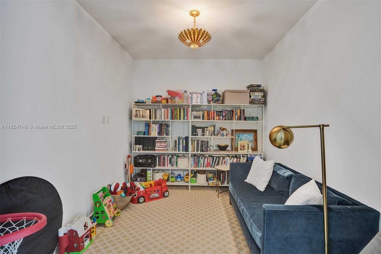 Small Image of 718 VALENCIA AVE #204, Coral Gables Number 56