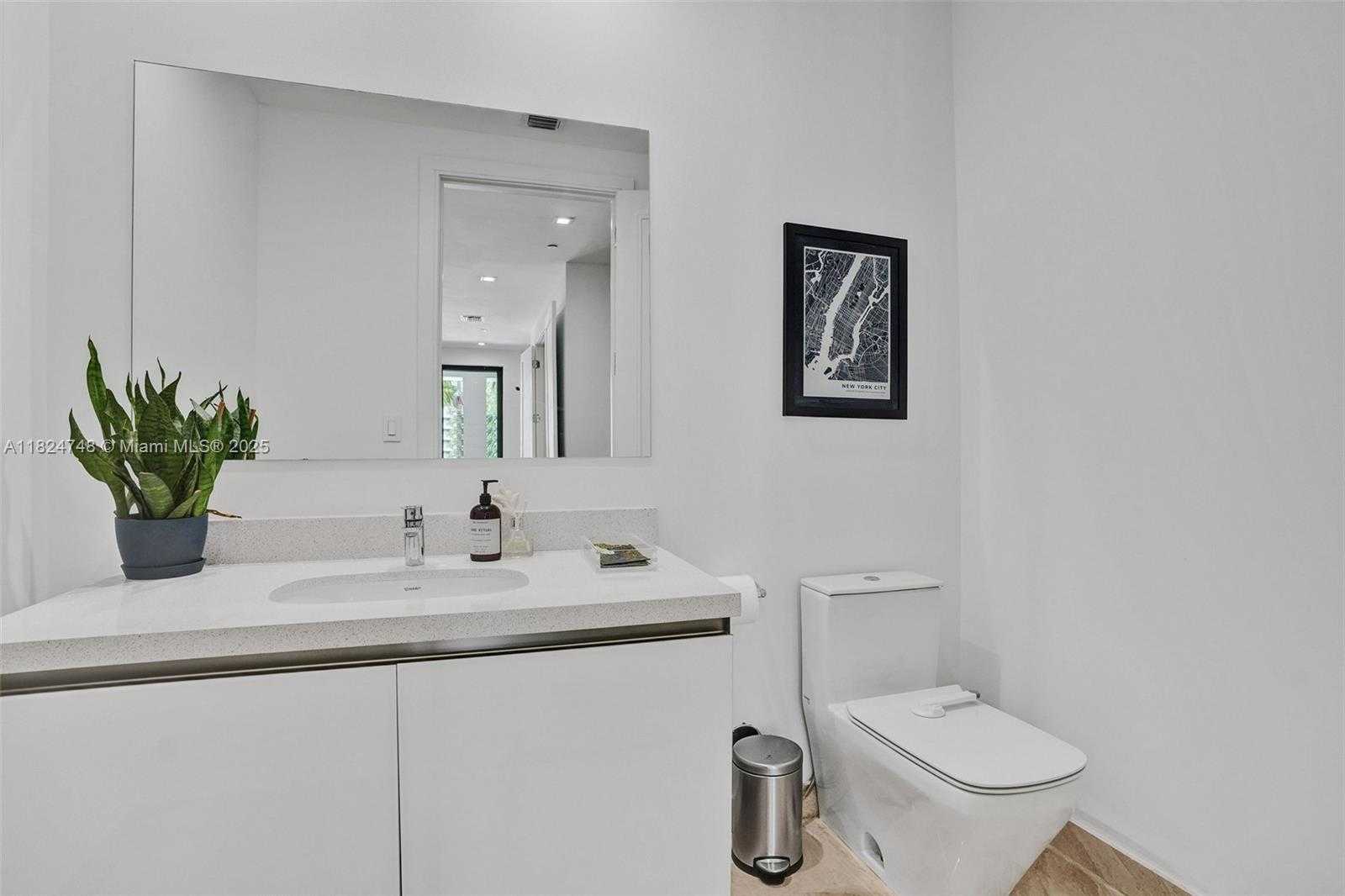 Small Image of 718 VALENCIA AVE #204, Coral Gables Number 59