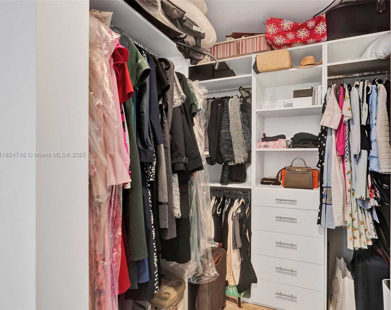 Small Image of 718 VALENCIA AVE #204, Coral Gables Number 72