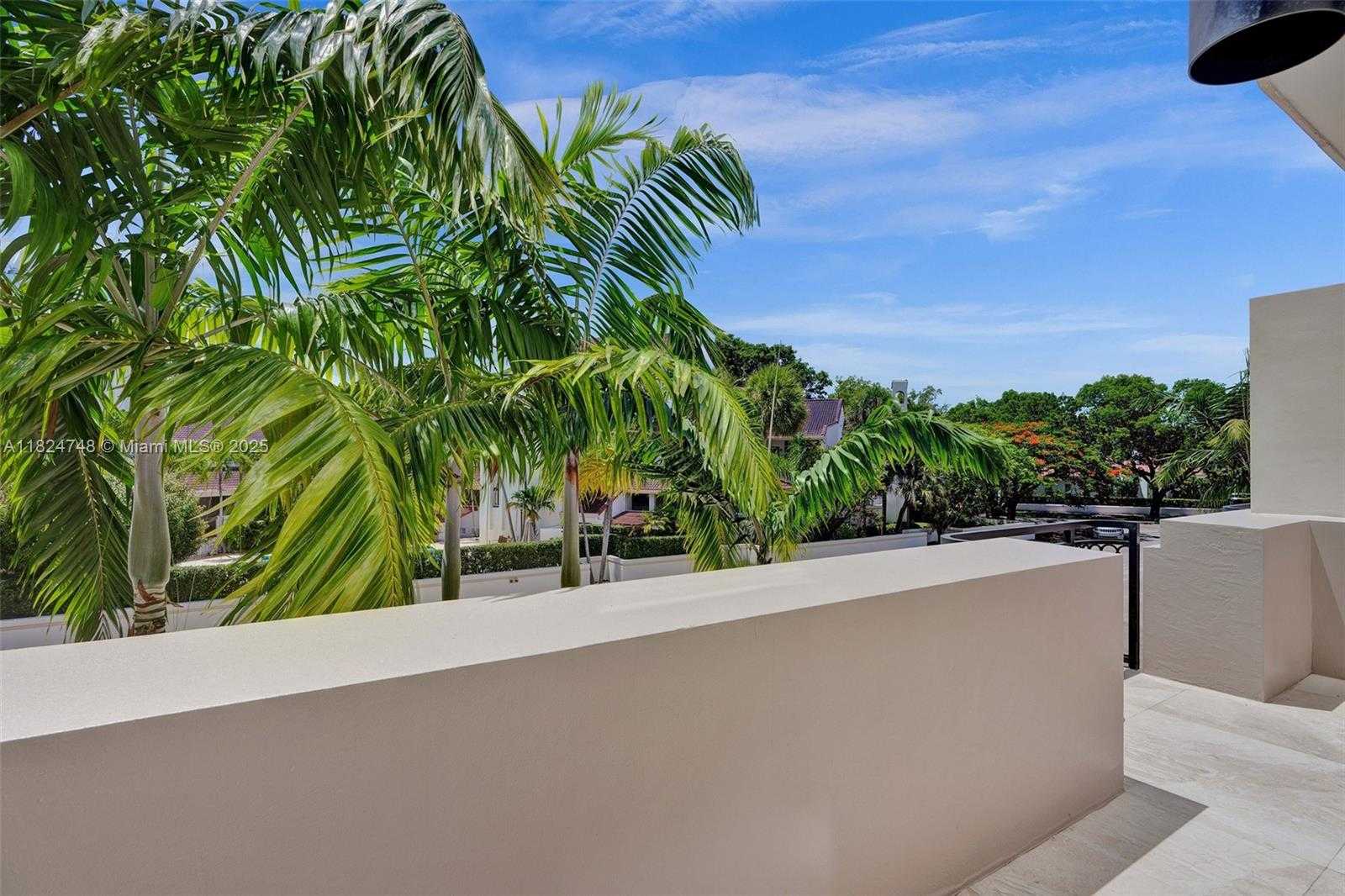 Small Image of 718 VALENCIA AVE #204, Coral Gables Number 73