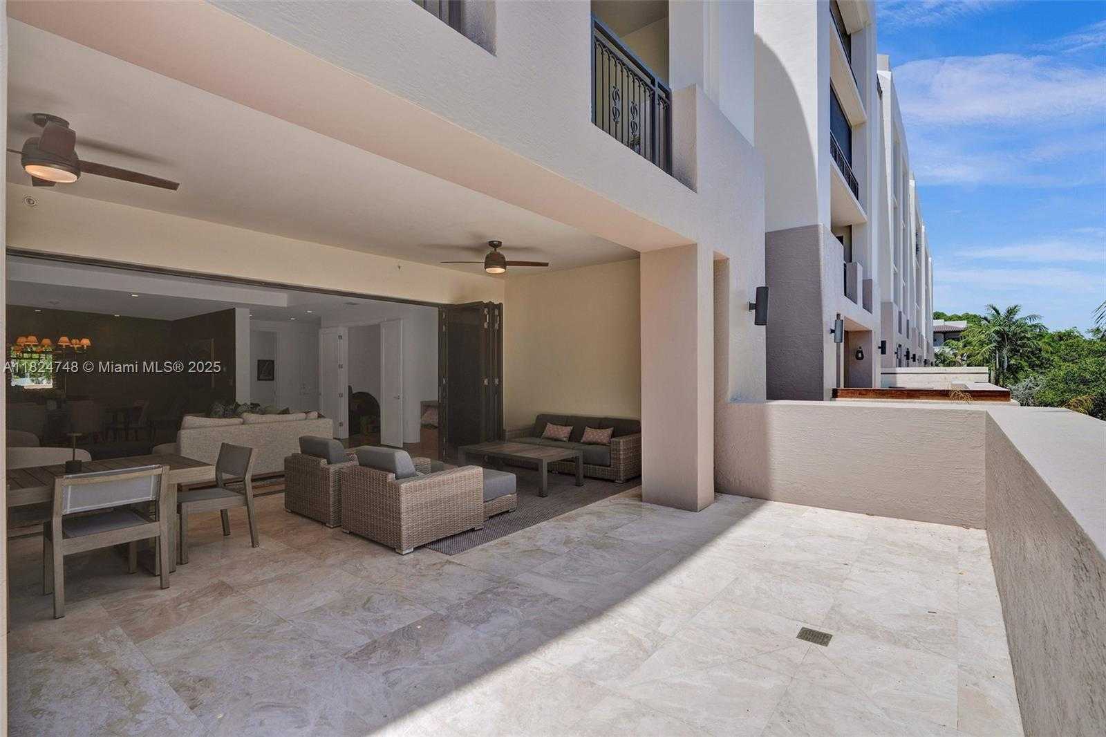 Small Image of 718 VALENCIA AVE #204, Coral Gables Number 80