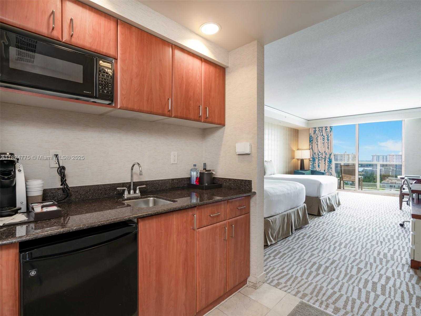 Small Image of 18001 COLLINS AVE #1418, Sunny Isles Beach Number 3
