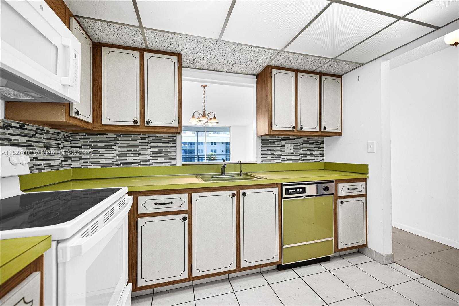 Small Image of 3551 NORTH EAST 169TH ST #312, North Miami Beach Number 4