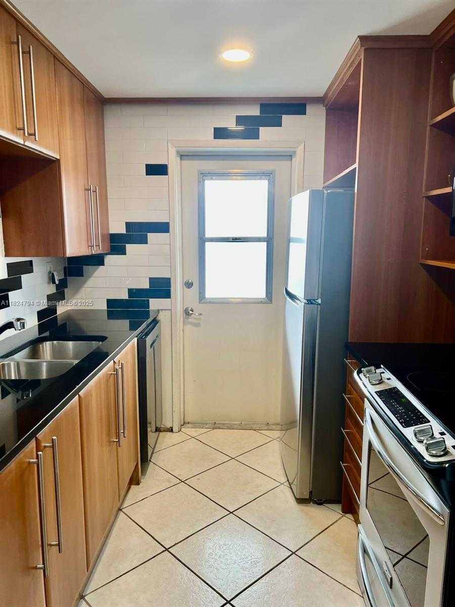 Small Image of 930 SOUTH EAST 9TH AVE #11, Pompano Beach Number 2
