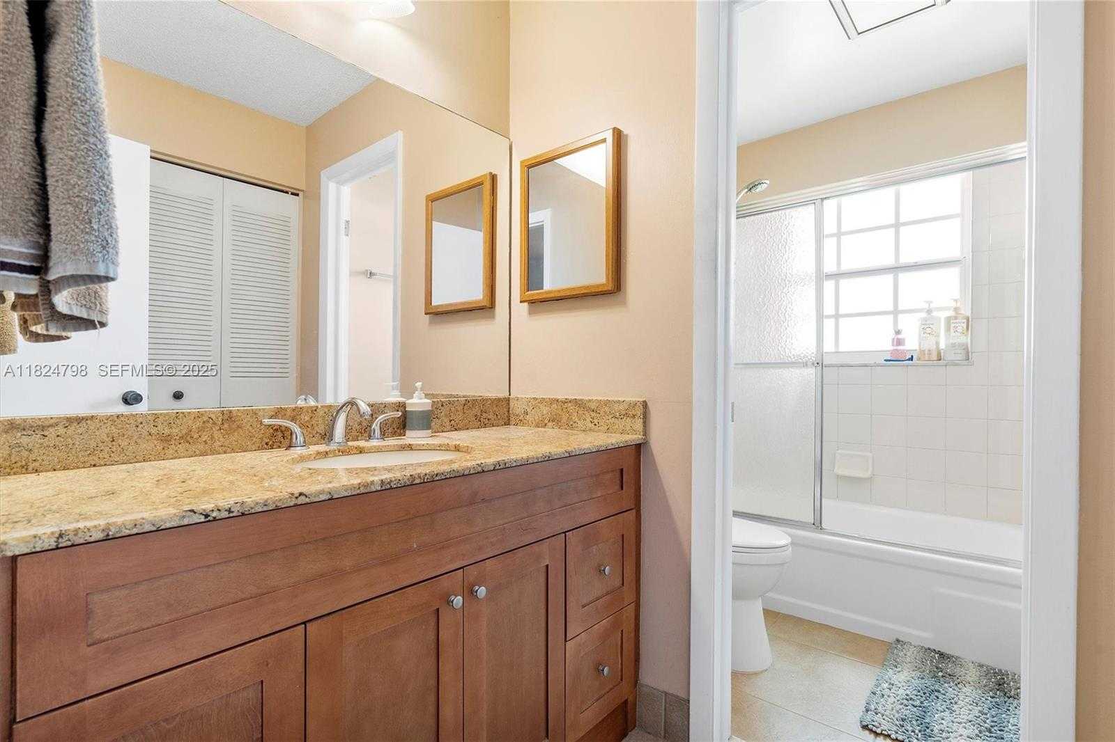 Small Image of 3660 CITRUS TRCE #4, Davie Number 15