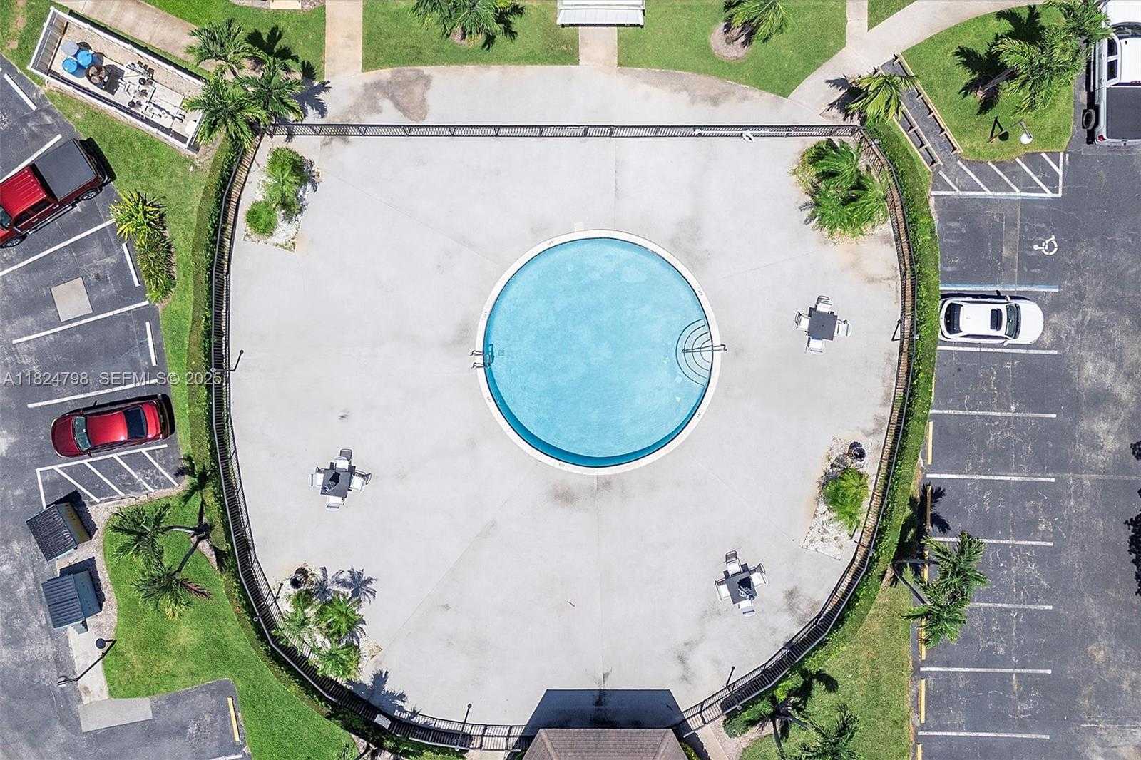 Small Image of 3660 CITRUS TRCE #4, Davie Number 19