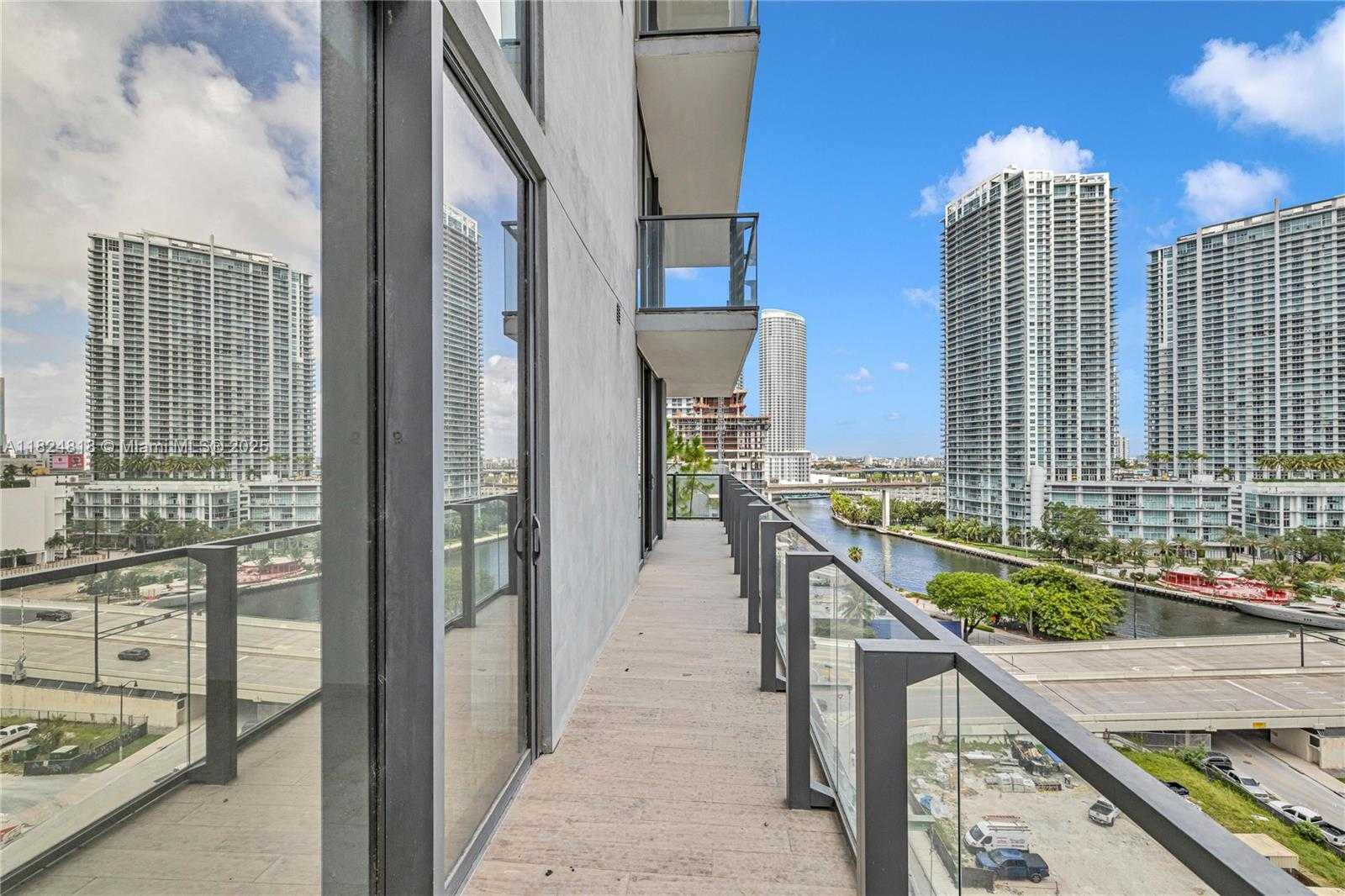 Small Image of 68 SOUTH EAST 6TH ST #712, Miami Number 19