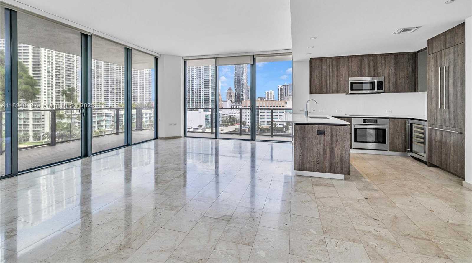 Small Image of 68 SOUTH EAST 6TH ST #712, Miami Number 2