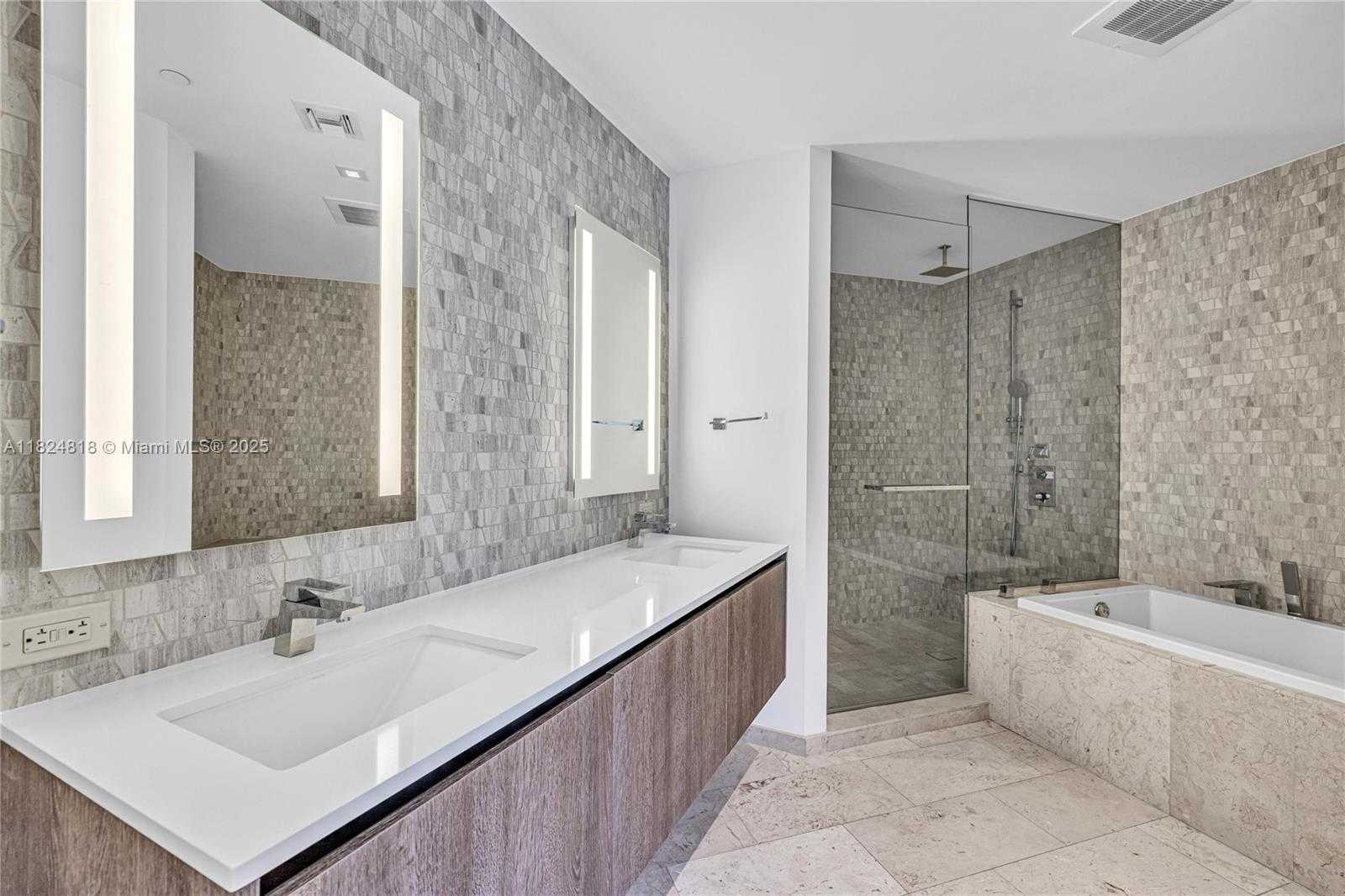 Small Image of 68 SOUTH EAST 6TH ST #712, Miami Number 25