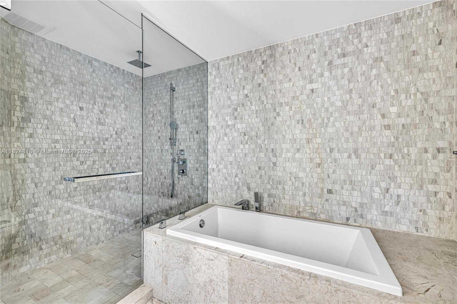 Small Image of 68 SOUTH EAST 6TH ST #712, Miami Number 26