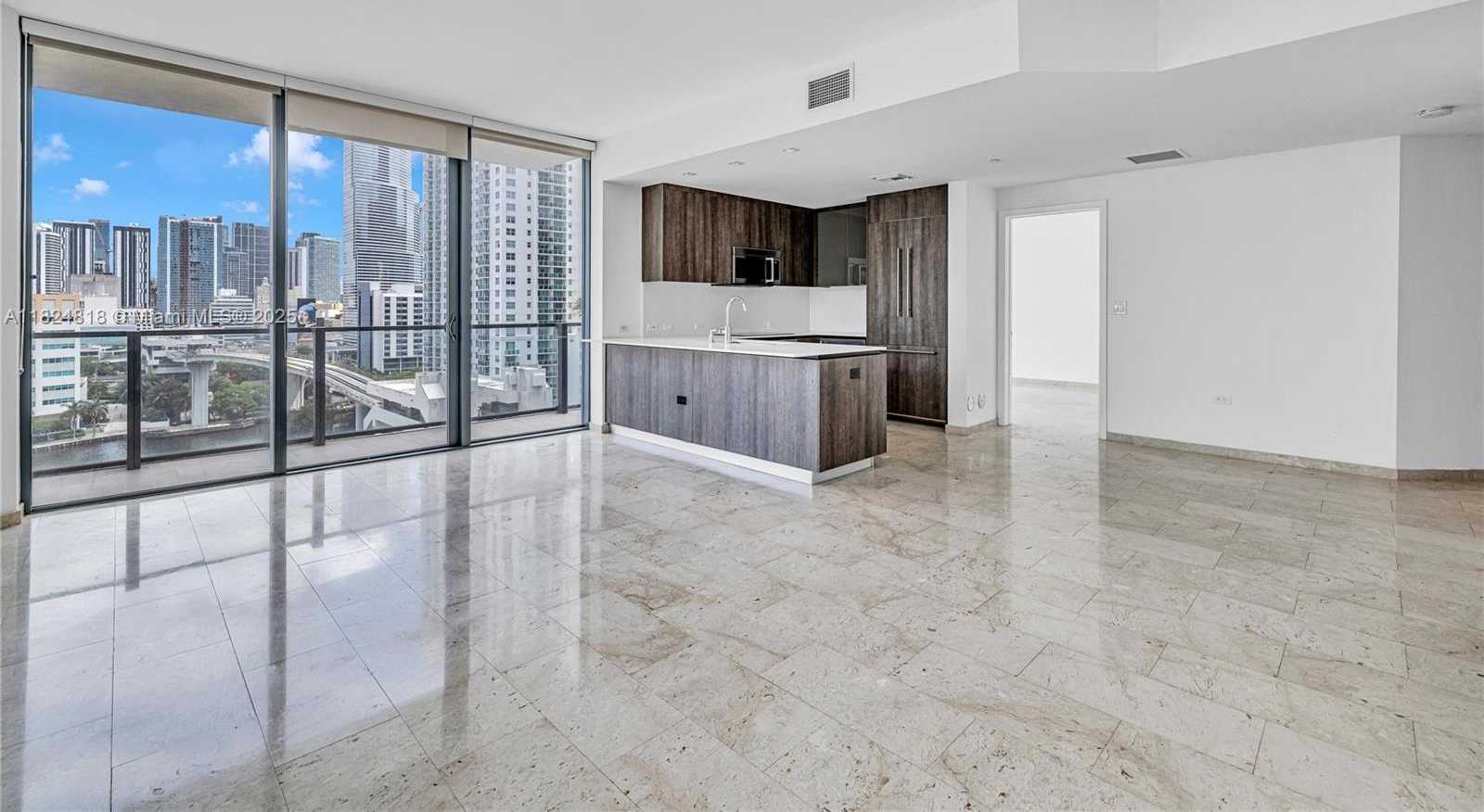 Small Image of 68 SOUTH EAST 6TH ST #712, Miami Number 3