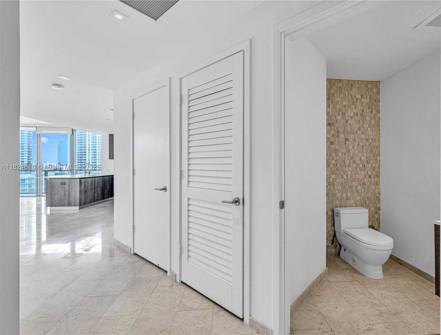 Small Image of 68 SOUTH EAST 6TH ST #712, Miami Number 31