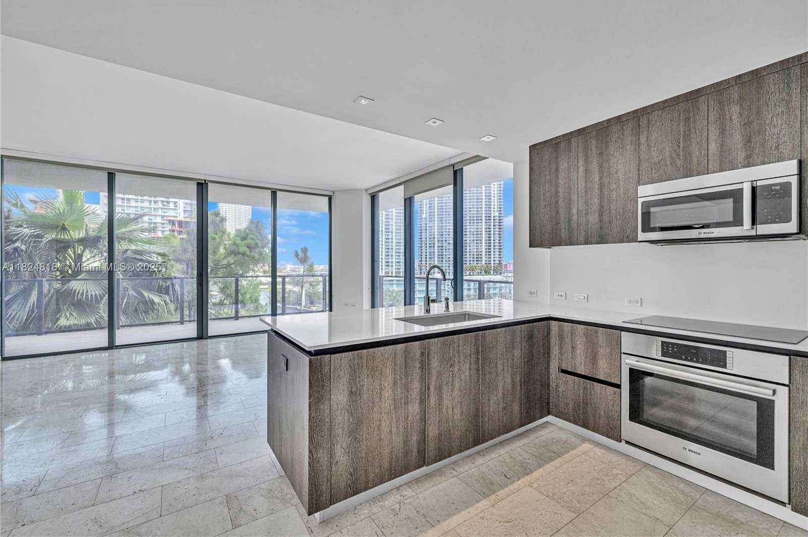 Small Image of 68 SOUTH EAST 6TH ST #712, Miami Number 6