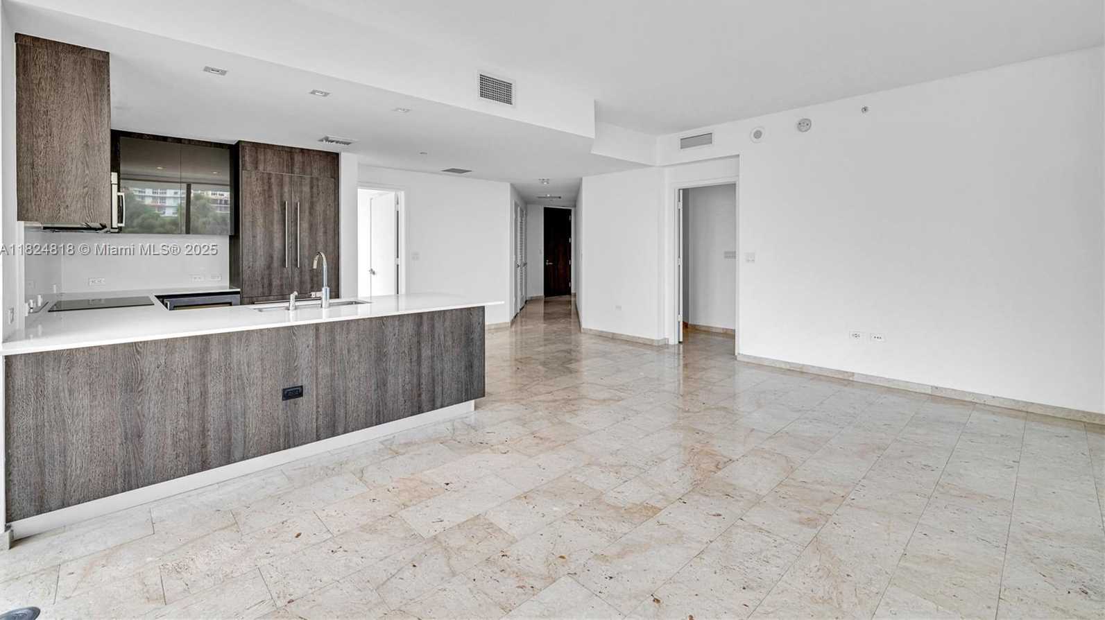 Small Image of 68 SOUTH EAST 6TH ST #712, Miami Number 9