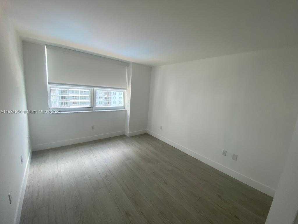 Small Image of 1155 BRICKELL BAY DR #1202, Miami Number 10