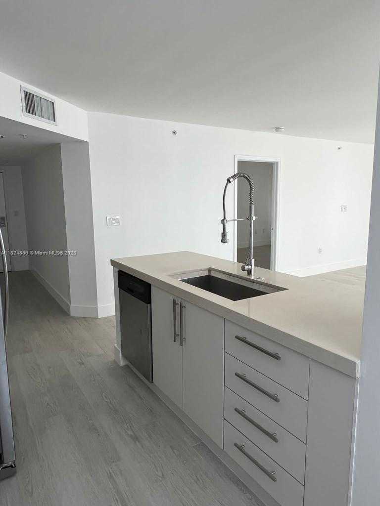Small Image of 1155 BRICKELL BAY DR #1202, Miami Number 15