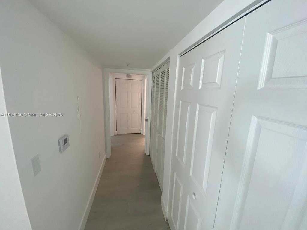 Small Image of 1155 BRICKELL BAY DR #1202, Miami Number 9
